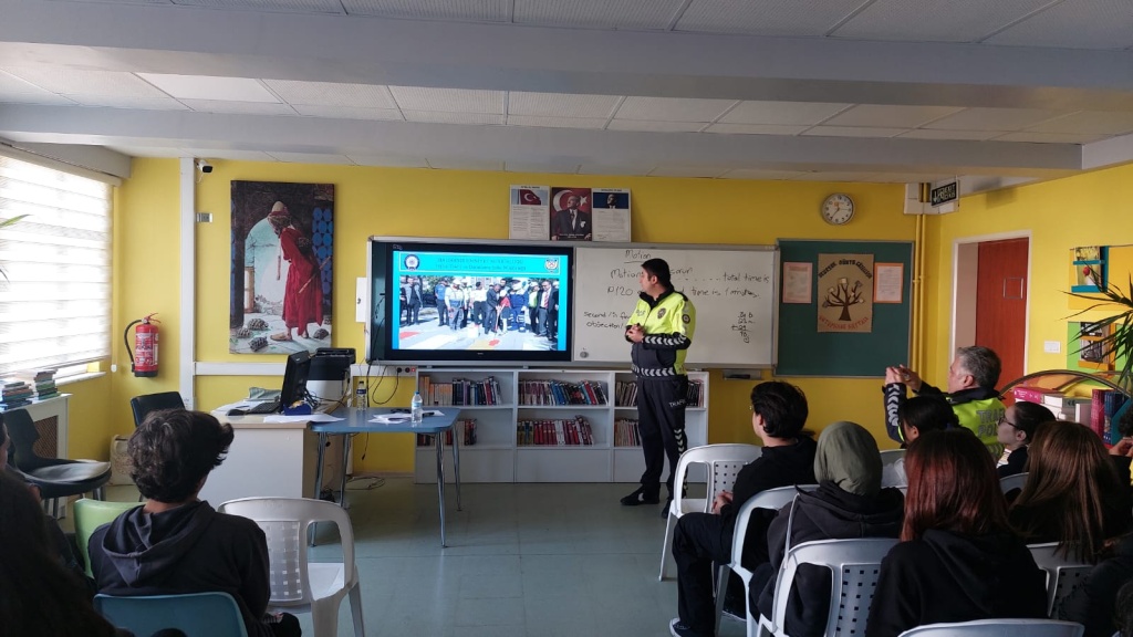 İstanbulluoğlu Sosyal Bilimler Lisesi Öğrencileri Güvenli Yarının